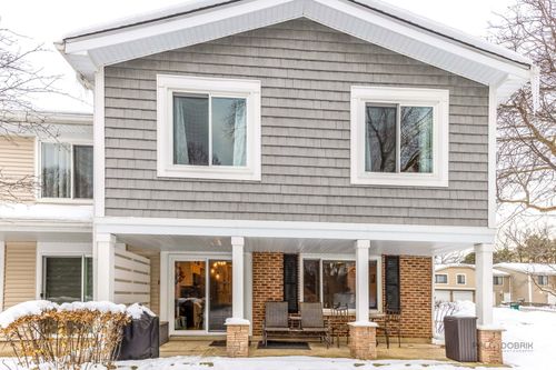 452 Kennedy Pl, Vernon Hills, IL, 60061-1042 | Card Image