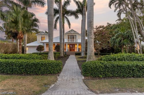154 4th Ave N, NAPLES, FL, 34102-8422 | Card Image
