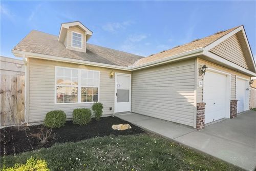213 Palmer Ct, Pleasant Hill, MO, 64080-7802 | Card Image