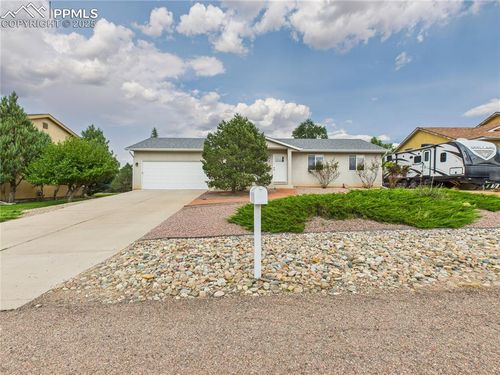 782 S Mccoy Dr, Pueblo West, CO, 81007-1779 | Card Image