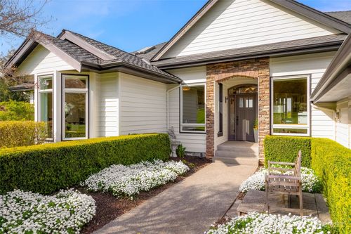 221 Baker View Ln, Camano Island, WA, 98282-7282 | Card Image