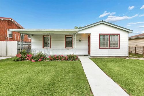 52 Creagan Ave, Gretna, LA, 70053-7031 | Card Image