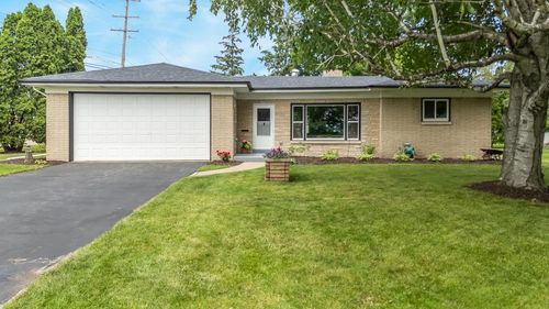 640 W Sunset Avenue, GRAND CHUTE, WI, 54911 | Card Image