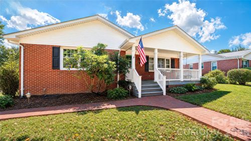 115 N Chestnut St, Morganton, NC, 28655-3121 | Card Image