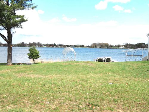 1062 Castle Drive, Lake Isabella Village, MI, 48893 | Card Image