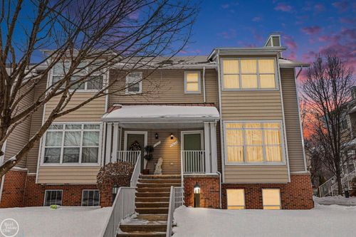 45632 Church St, Utica, MI, 48315-5942 | Card Image