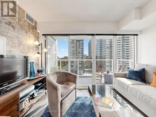 1105-19 Bathurst St, Toronto, ON, M5V0N2 | Card Image