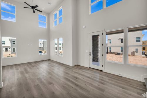 560 W Aqua Cv, St. George, UT, 84790-2753 | Card Image