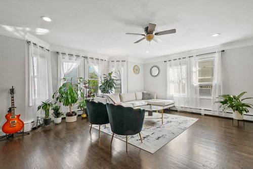 a-237 Trenton St, Boston, MA, 02128-2519 | Card Image
