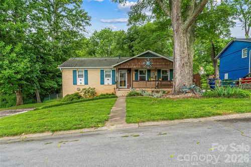 10 Oak Leaf Ln, Arden, NC, 28704-3034 | Card Image