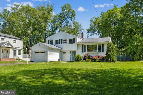 76 Briarwood Dr E, BERKELEY HEIGHTS, NJ, 07922-1247 | Card Image