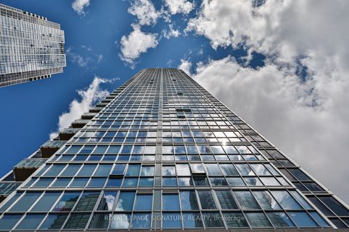 2105-2916 Highway 7 N/A, Vaughan, ON, L4K0K6 | Card Image