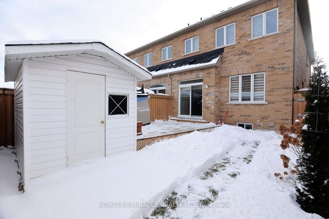 23 Falling Leaf Dr, House attached with 3 bedrooms, 4 bathrooms and 2 parking in Caledon ON | Image 35