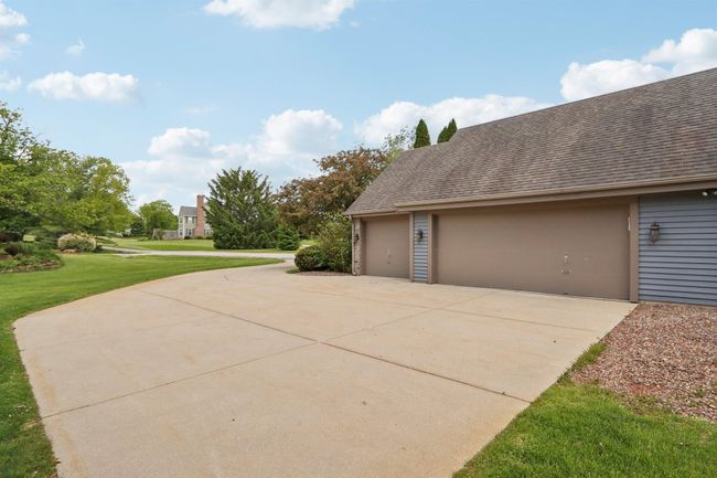 3134961 Chapel Ridge Rd, House other with 3 bedrooms, 2 bathrooms and null parking in Hartland WI | Image 63