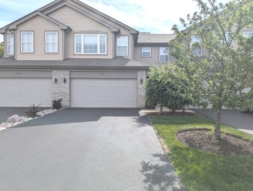 2-39811 Long Dr, Antioch, IL, 60002-2326 | Card Image
