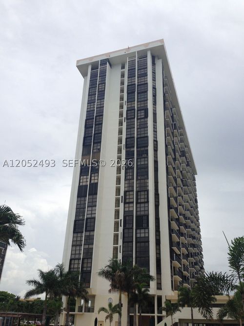 b504-1901 Brickell Ave, Miami, FL, 33129-1744 | Card Image