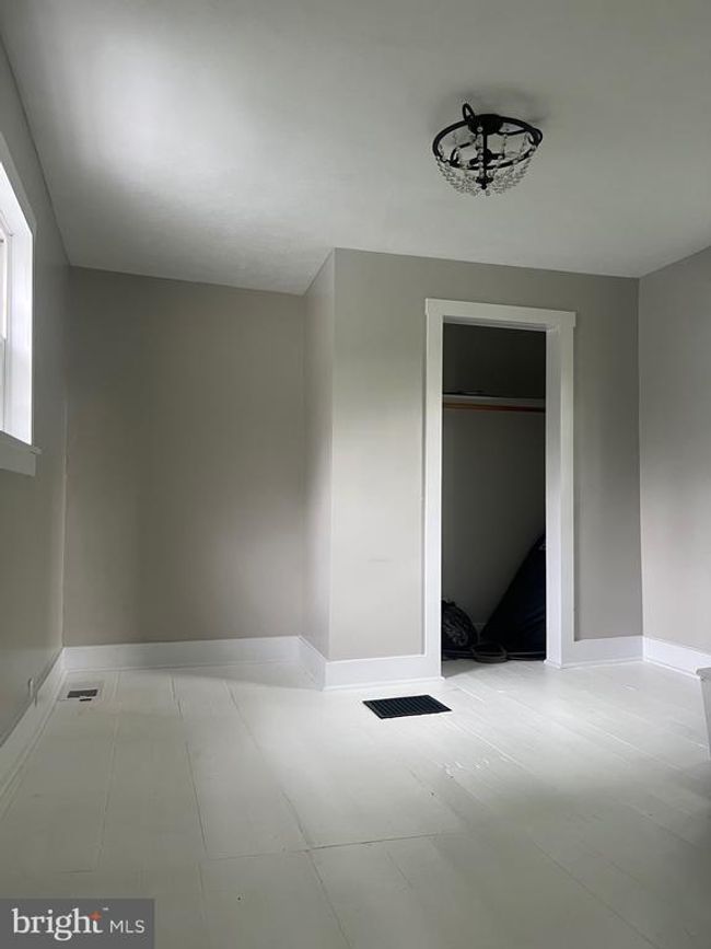7979 Main St, House other with 3 bedrooms, 2 bathrooms and null parking in MIDDLETOWN VA | Image 24