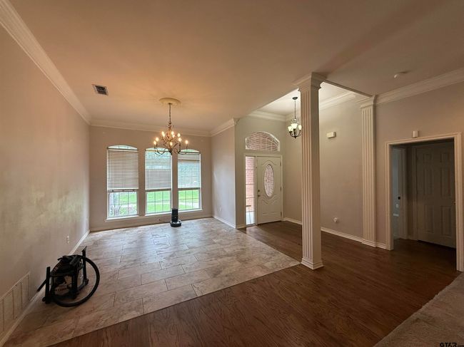 3204 Pebblebrook Cir, House other with 3 bedrooms, 2 bathrooms and null parking in Tyler TX | Image 5