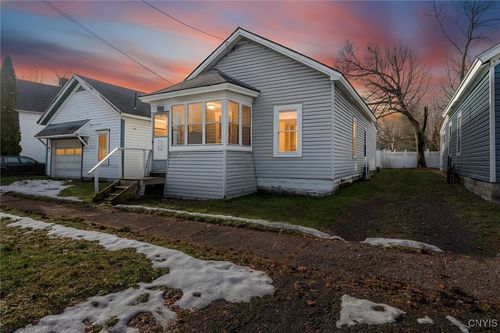 203 Mccool Ave, East Syracuse, NY, 13057-2518 | Card Image