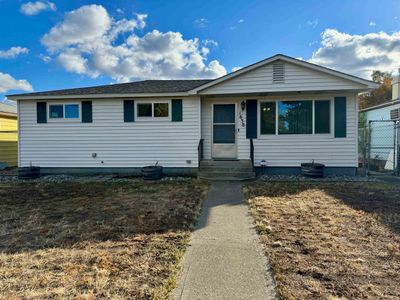 1638 E Columbia Ave, Home with 3 bedrooms, 1 bathrooms and null parking in Spokane WA | Image 1