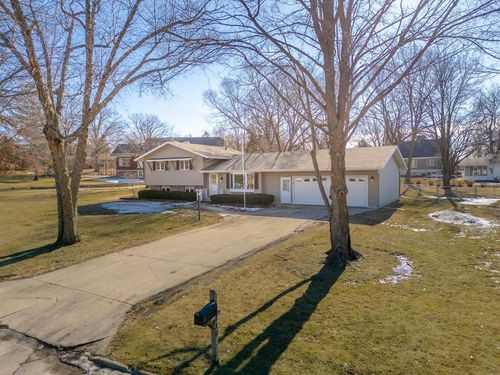 710 3rd Ave, Charles City, IA, 50616-3027 | Card Image