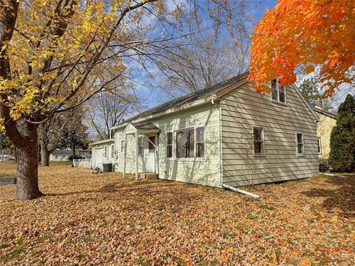 124 Washington St., Black River Falls, WI, 54615 | Card Image