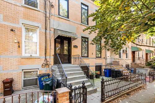 5932 Grove St, Ridgewood, NY, 11385-2635 | Card Image