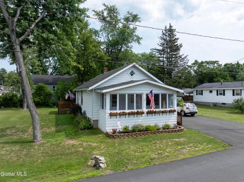 33 Clinton St, Rensselaer, NY, 12144-3605 | Card Image