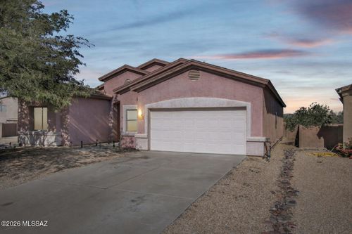 8202 W Calle Sancho Panza, Tucson, AZ, 85757 | Card Image