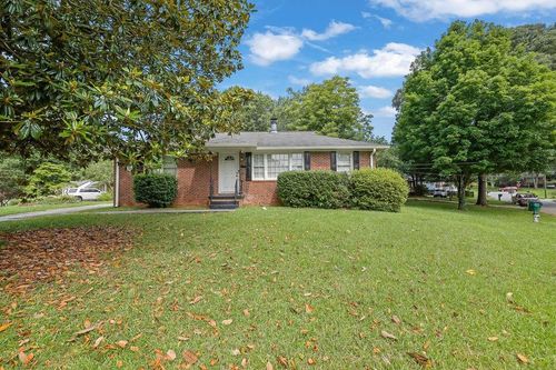 571 Benmac Rd Se, Smyrna, GA, 30080-1405 | Card Image