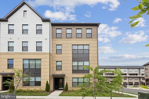 24-4902 Longmire Way, CHANTILLY, VA, 20151-2550 | Card Image