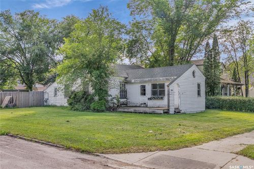 126 Maple St, Saskatoon, SK, S7J0A1 | Card Image