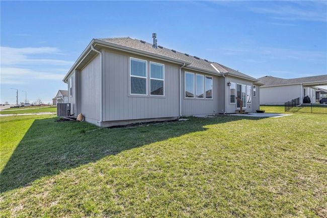 18804 Redbud Ln, House other with 3 bedrooms, 3 bathrooms and null parking in Spring Hill KS | Image 33