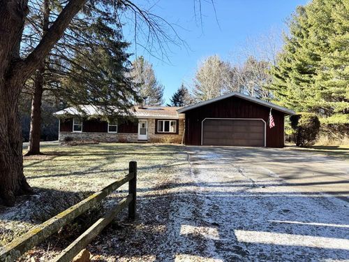 N9221 Breezy Point Road, FOX LAKE, WI, 53933 | Card Image