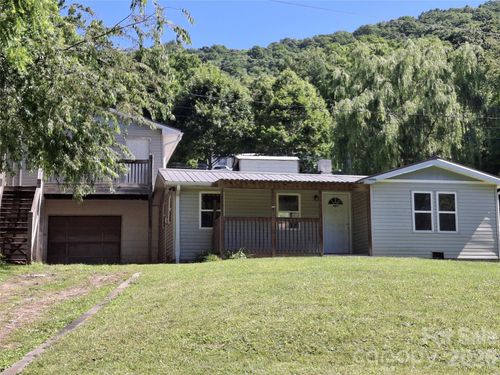 2795 Old Henson Cove Rd, Canton, NC, 28716-6880 | Card Image