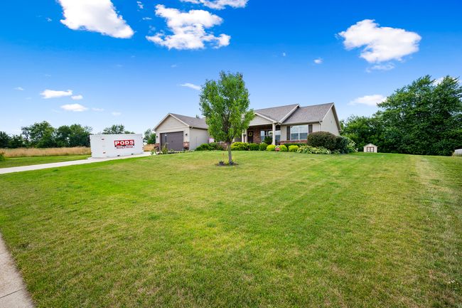 20 Boulder Dr, House other with 3 bedrooms, 3 bathrooms and 2 parking in Carlock IL | Image 33