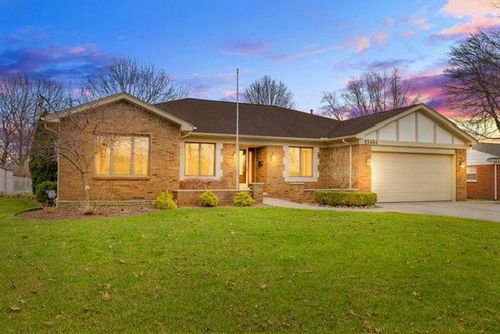 45484 Klingkammer St, Utica, MI, 48317-5771 | Card Image