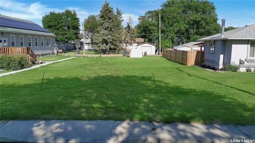 405 4th Ave Se, Swift Current, SK, S9H3L9 | Card Image