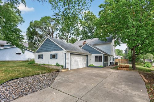 3498 Midland Ct, White Bear Lake, MN, 55110-5323 | Card Image