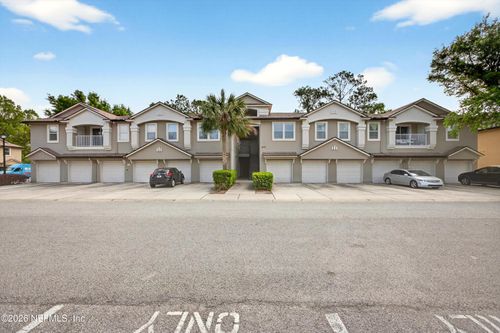 8-9401 Osprey Branch Trl, Jacksonville, FL, 32257-8158 | Card Image