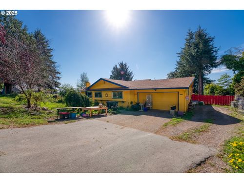 15780 Pelican Bay Dr, Brookings, OR, 97415-8504 | Card Image