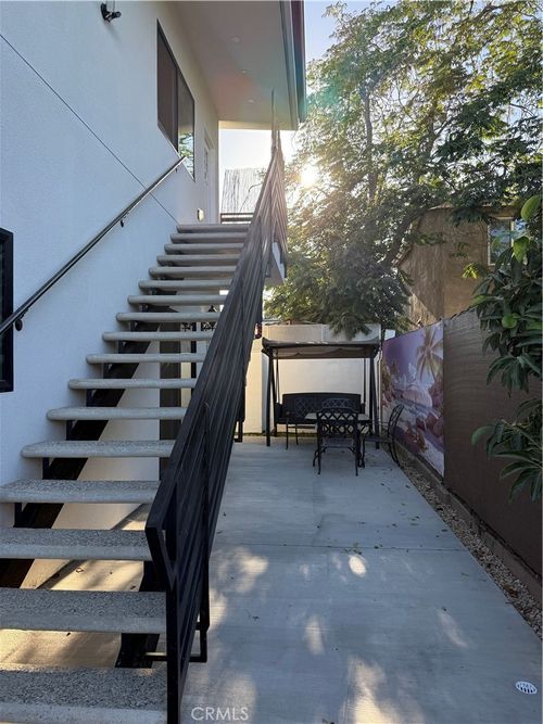 7035 1/2 Rhea Ave, Reseda, CA, 91335-4006 | Card Image