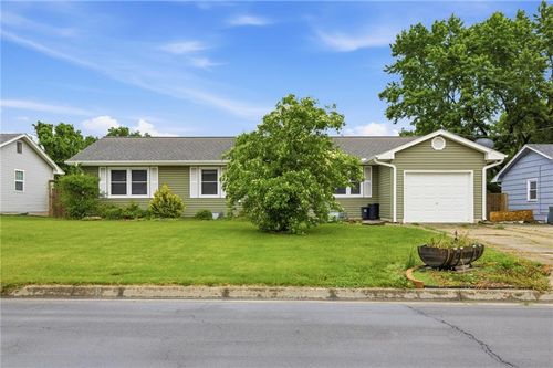 506 South Dr, Marshall, MO, 65340-3320 | Card Image