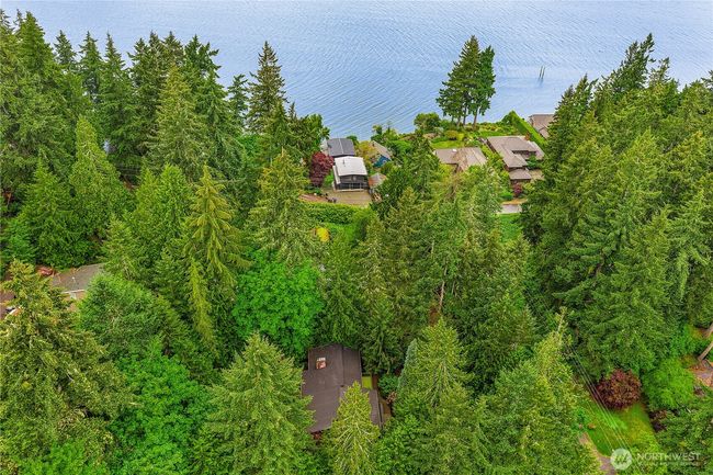 Deeded tidelands/beach access two blocks away | Image 39
