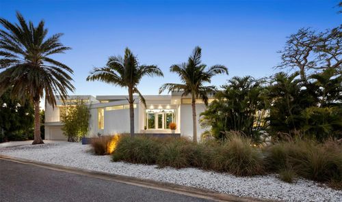 1235 Center Pl, SARASOTA, FL, 34236-1105 | Card Image