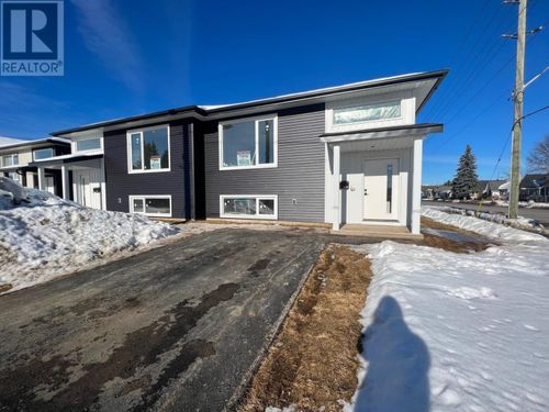 401 Empire Ave, Thunder Bay, ON, P7E4S3 | Card Image