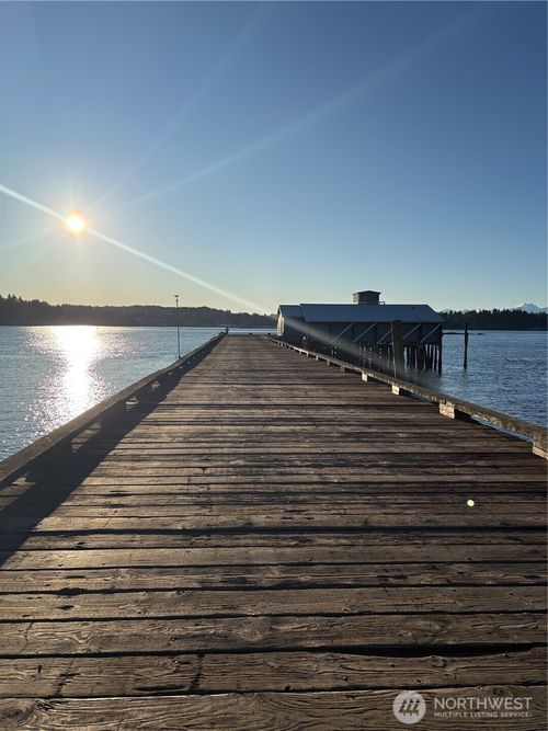 9507 Ne South Beach Dr, Bainbridge Island, WA, 98110-2307 | Card Image