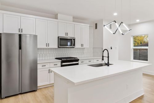 b-4114 Castor St, Houston, TX, 77022-4030 | Card Image