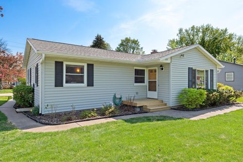 1628 Summer St, Hudson, WI, 54016-2032 | Card Image