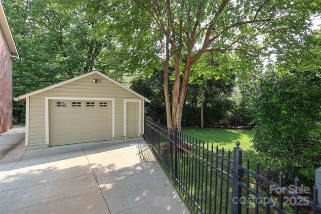 1021 Isleworth Ave, House other with 4 bedrooms, 4 bathrooms and null parking in Charlotte NC | Image 34